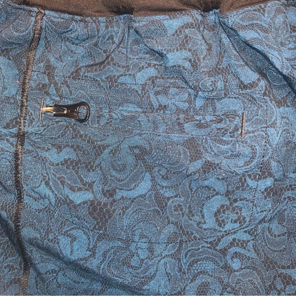 Lululemon Hotty Hot Short Mini Park Lace Multi Black and Blue Size 8 - Picture 5 of 10